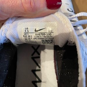 Nike air max 270 white womens size 7.5